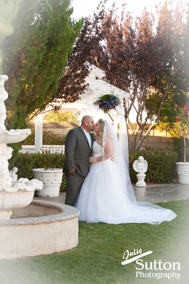 fountain-gazebo-bride-groom-romantic