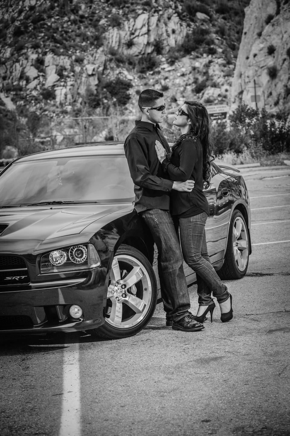 couple-car-black-white